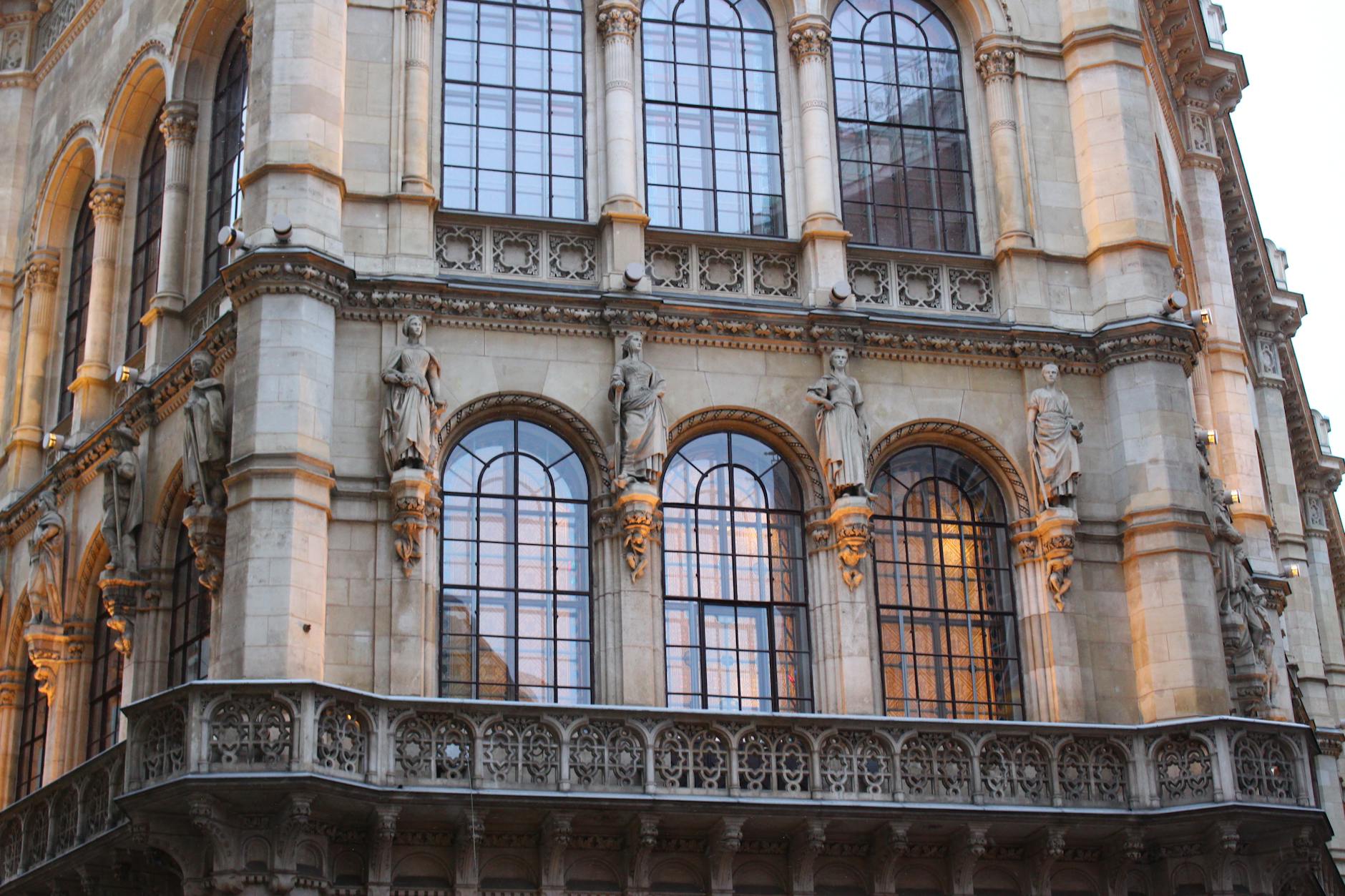 Detail: Stuck und Erker am Altbau